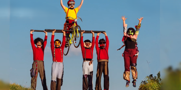 Il campione e la zanzara. Spettacolo itinerante in bicicletta
